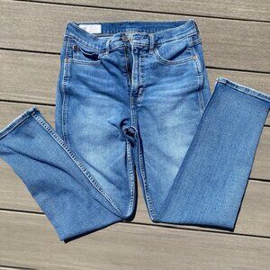 GAP High Rise Vintage Slim Jeans size 28/6 R - Blue wash